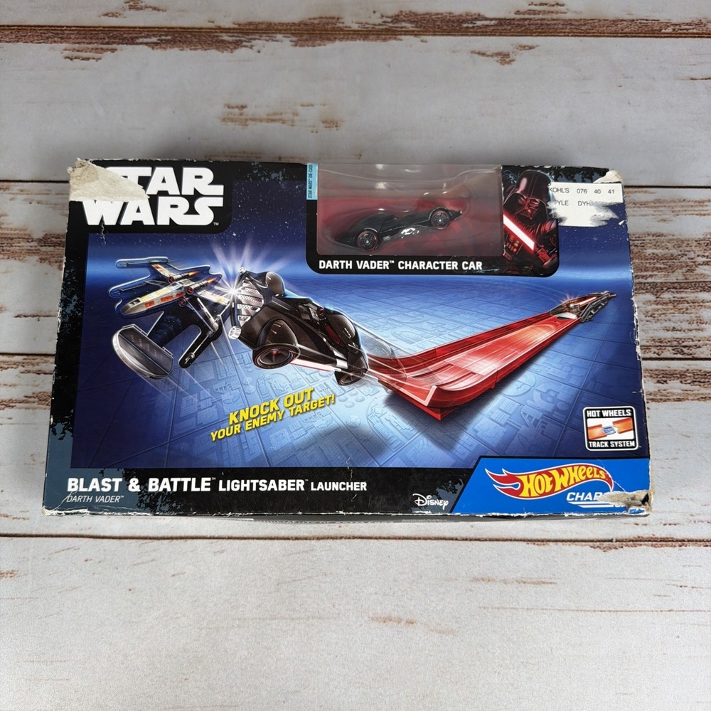 Mattel Hot Wheels Star Wars Blast & Battle Lightsaber Launcher Playset